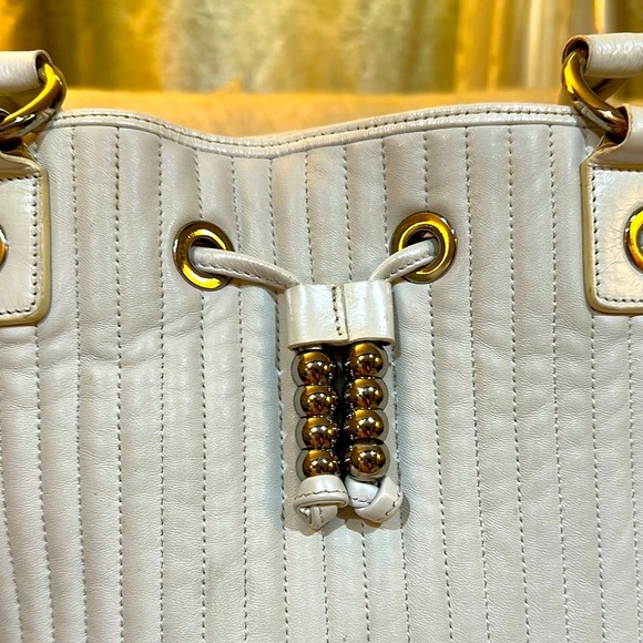 Charles David Quilted Tote - Picture 5 of 13